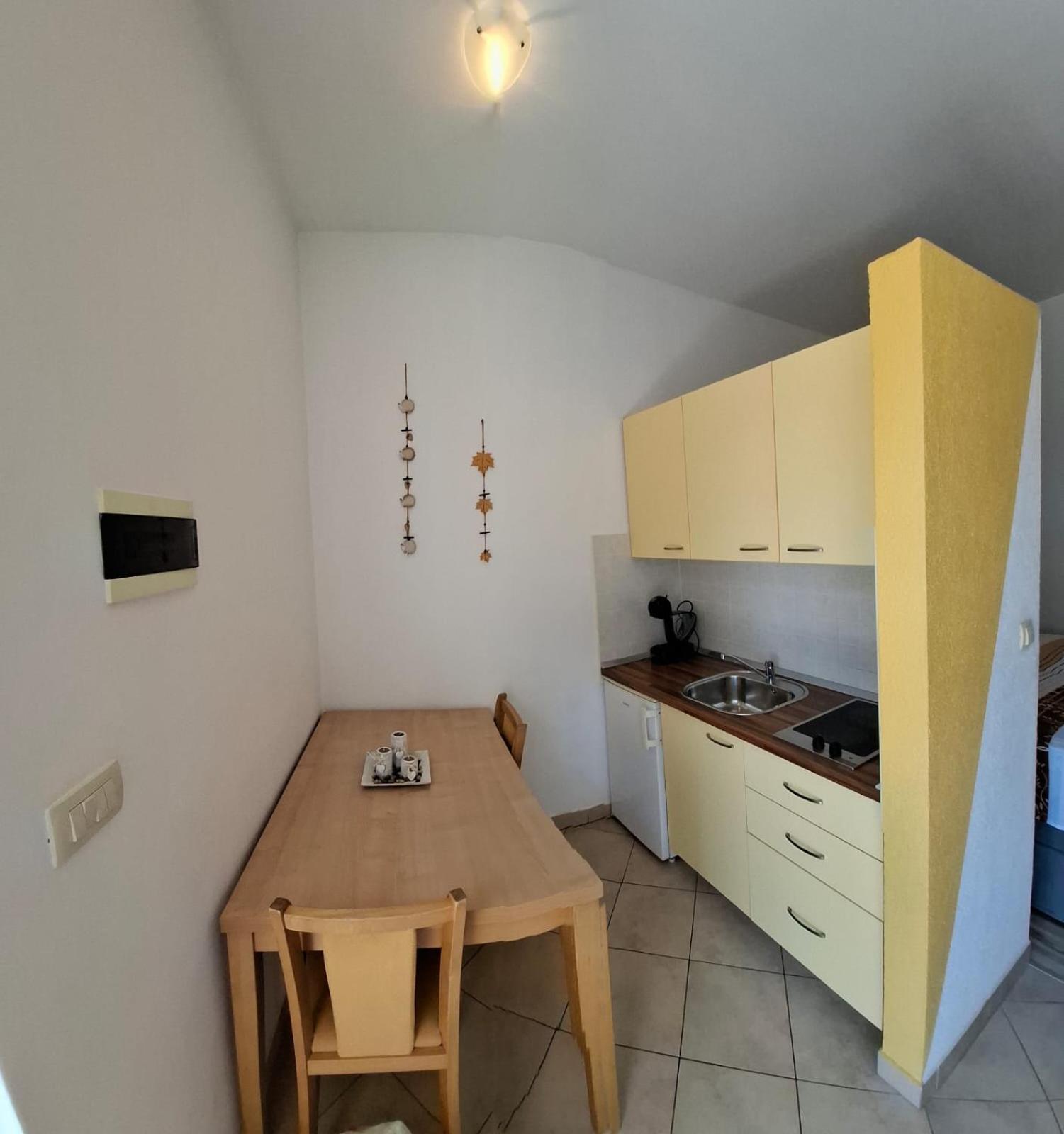 Studio Apartman Latica Сплит Номер фото