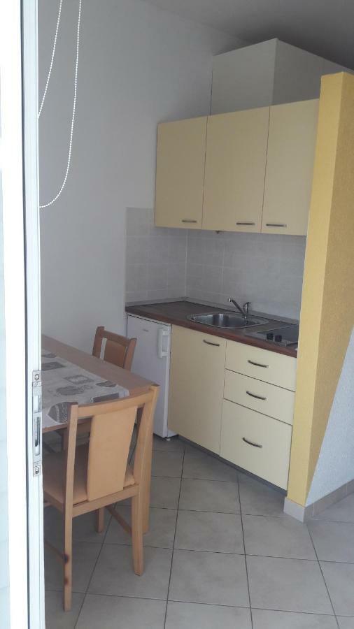 Studio Apartman Latica Сплит Экстерьер фото